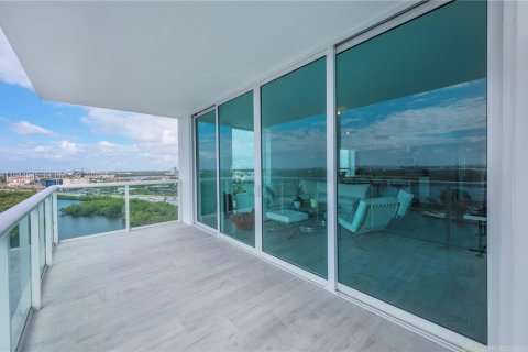 Copropriété à louer à Sunny Isles Beach, Floride: 3 chambres, 156.82 m2 № 2001079 - photo 6