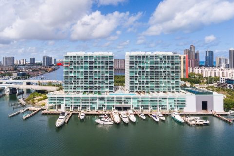 Copropriété à louer à Sunny Isles Beach, Floride: 3 chambres, 156.82 m2 № 2001079 - photo 2