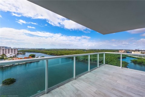 Copropriété à louer à Sunny Isles Beach, Floride: 3 chambres, 156.82 m2 № 2001079 - photo 5