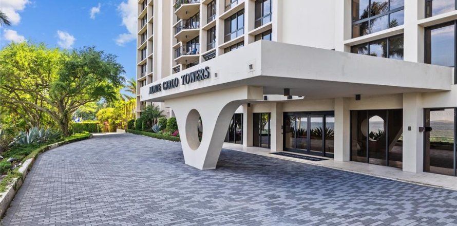Condo in Tampa, Florida, 3 bedrooms № 1866432