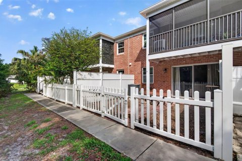 Condominio en venta en Tampa, Florida, 1 dormitorio, 59.83 m2 № 2231008 - foto 27