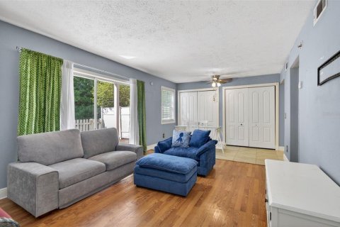 Condominio en venta en Tampa, Florida, 1 dormitorio, 59.83 m2 № 2231008 - foto 5
