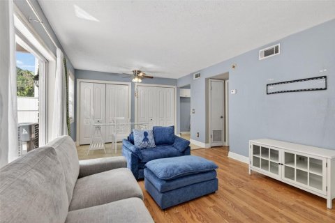 Condominio en venta en Tampa, Florida, 1 dormitorio, 59.83 m2 № 2231008 - foto 6