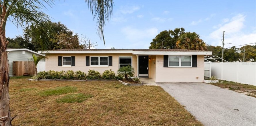 Casa en Palm Harbor, Florida 4 dormitorios, 173.54 m2 № 1854297