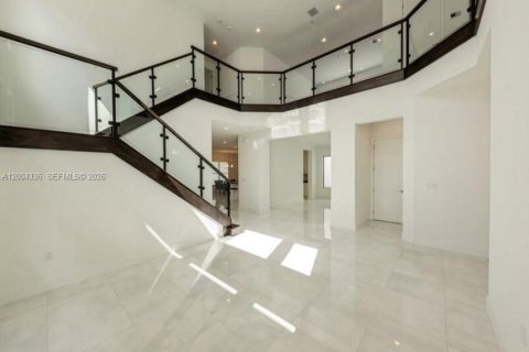 House in Boca Raton, Florida 5 bedrooms, 428.19 sq.m. № 2068827 - photo 3