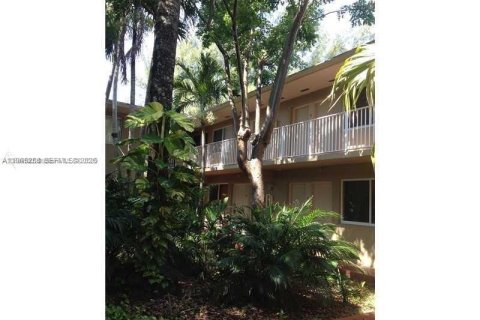 Condo in South Miami, Florida, 1 bedroom  № 2026918 - photo 8