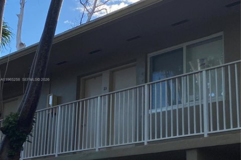 Condo in South Miami, Florida, 1 bedroom  № 2026918 - photo 4