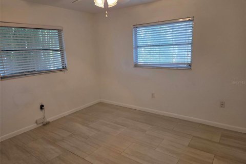 Villa ou maison à louer à Sarasota, Floride: 4 chambres, 153.66 m2 № 2433686 - photo 16