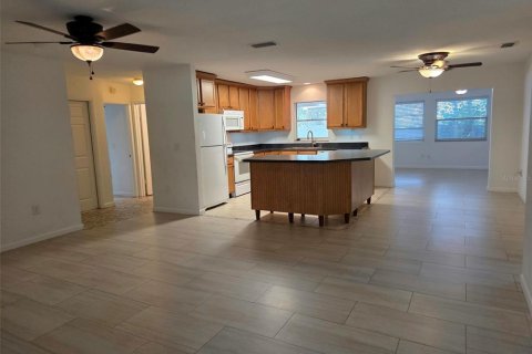 Villa ou maison à louer à Sarasota, Floride: 4 chambres, 153.66 m2 № 2433686 - photo 7