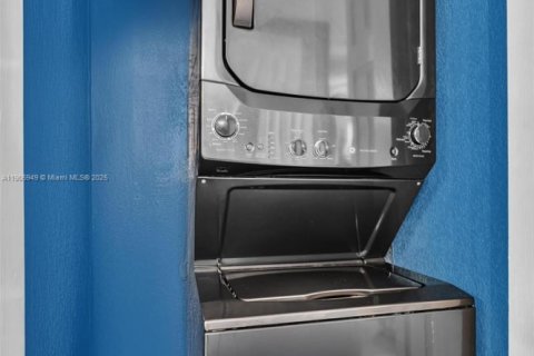 Condo in Coral Springs, Florida, 2 bedrooms № 1957166 - photo 16