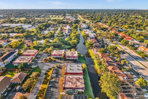 Condo in Coral Springs, Florida, 2 bedrooms № 1957166 - photo 25