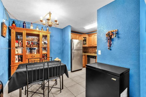 Condo in Coral Springs, Florida, 2 bedrooms № 1957166 - photo 9