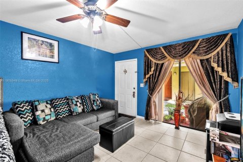 Condo in Coral Springs, Florida, 2 bedrooms № 1957166 - photo 7