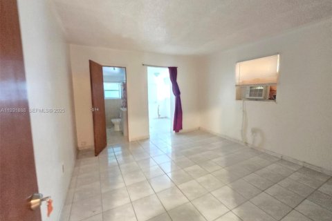 Villa ou maison à vendre à Hialeah, Floride: 4 chambres, 129.78 m2 № 1990249 - photo 15