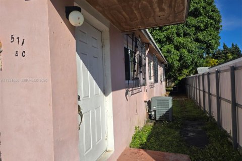 Villa ou maison à vendre à Hialeah, Floride: 4 chambres, 129.78 m2 № 1990249 - photo 4