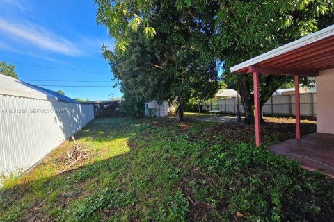 Villa ou maison à vendre à Hialeah, Floride: 4 chambres, 129.78 m2 № 1990249 - photo 24