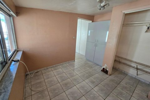 Villa ou maison à vendre à Hialeah, Floride: 4 chambres, 129.78 m2 № 1990249 - photo 21