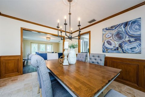 House in Seminole, Florida 4 bedrooms, 298.22 sq.m. № 1784520 - photo 8