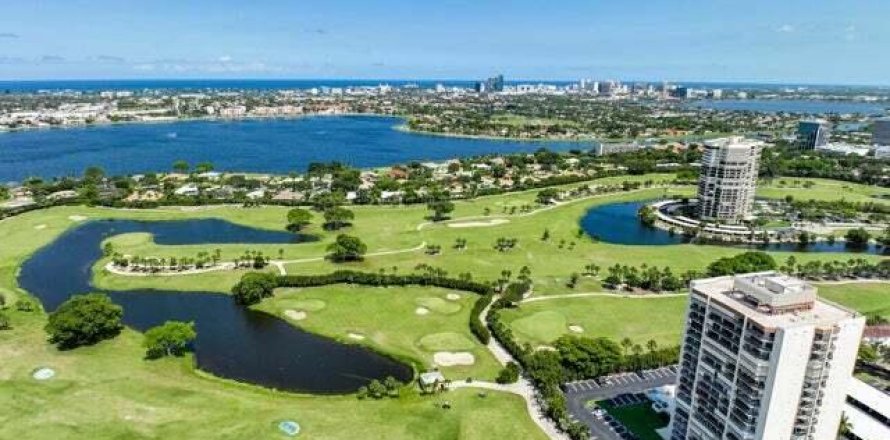 Condominio en West Palm Beach, Florida, 2 dormitorios № 542764