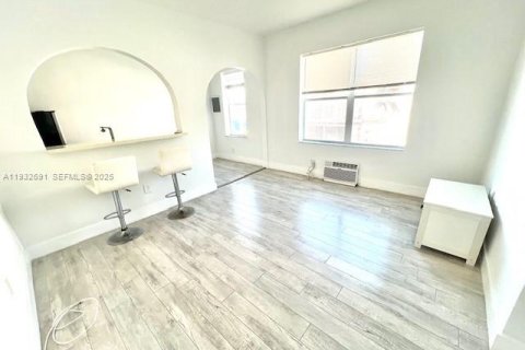 Apartment in Miami Beach, Florida 1 bedroom, 42.74 sq.m. № 1994688 - photo 3