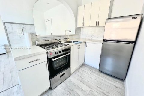 Apartment in Miami Beach, Florida 1 bedroom, 42.74 sq.m. № 1994688 - photo 1