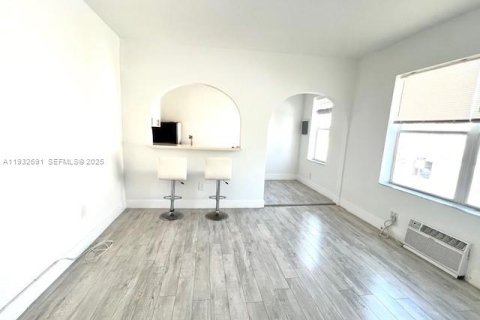 Apartment in Miami Beach, Florida 1 bedroom, 42.74 sq.m. № 1994688 - photo 2