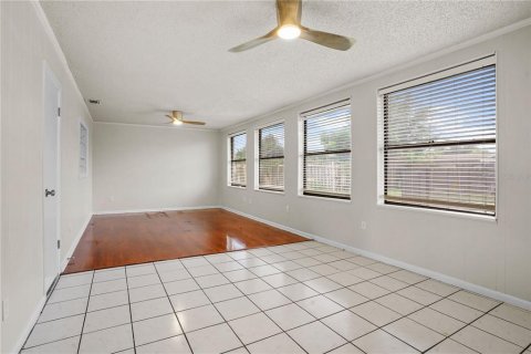 House in Orlando, Florida 3 bedrooms, 170.01 sq.m. № 2396317 - photo 15