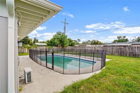 House in Orlando, Florida 3 bedrooms, 170.01 sq.m. № 2396317 - photo 7