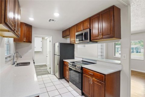 House in Orlando, Florida 3 bedrooms, 170.01 sq.m. № 2396317 - photo 17