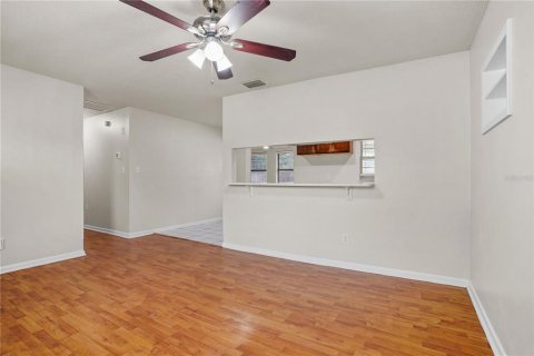 House in Orlando, Florida 3 bedrooms, 170.01 sq.m. № 2396317 - photo 14