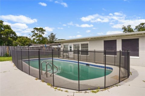 House in Orlando, Florida 3 bedrooms, 170.01 sq.m. № 2396317 - photo 11
