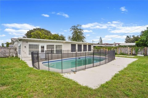 House in Orlando, Florida 3 bedrooms, 170.01 sq.m. № 2396317 - photo 8
