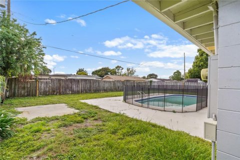 House in Orlando, Florida 3 bedrooms, 170.01 sq.m. № 2396317 - photo 10