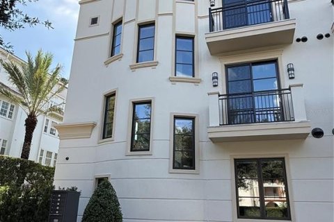 Adosado en venta en Winter Park, Florida, 3 dormitorios, 360.27 m2 № 2258623 - foto 2