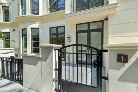 Adosado en venta en Winter Park, Florida, 3 dormitorios, 360.27 m2 № 2258623 - foto 4