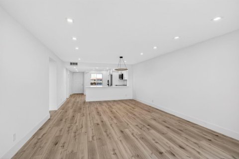 Condominio en venta en Delray Beach, Florida, 2 dormitorios, 99.41 m2 № 2146876 - foto 5