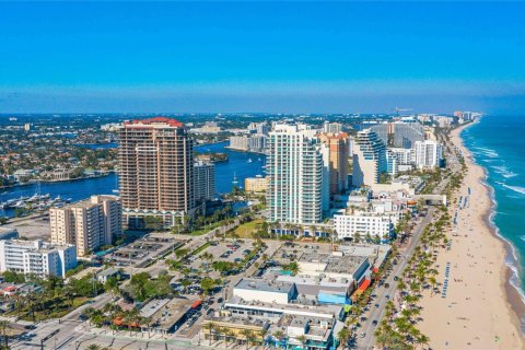Condo in Fort Lauderdale, Florida, 3 bedrooms  № 1152248 - photo 1