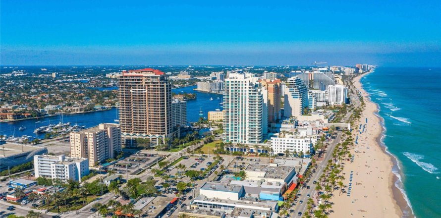 Condominio en Fort Lauderdale, Florida, 3 dormitorios № 1152248