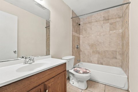 Townhouse in Lauderhill, Florida 3 bedrooms, 100.33 sq.m. № 2382849 - photo 14