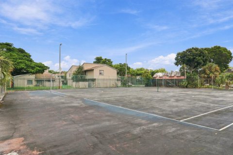 Townhouse in Lauderhill, Florida 3 bedrooms, 100.33 sq.m. № 2382849 - photo 25