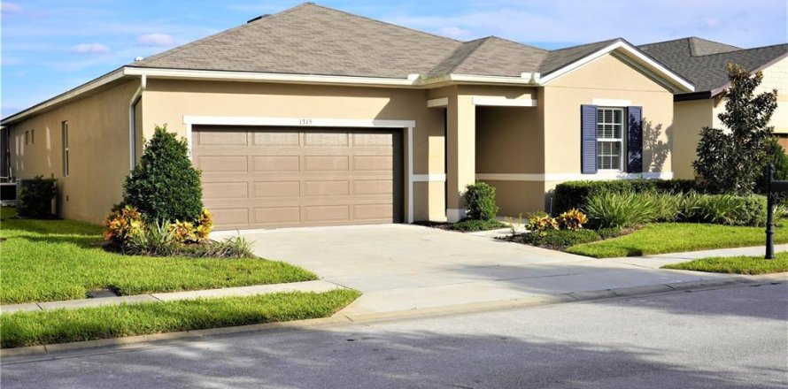 Casa en Davenport, Florida 4 dormitorios, 215.81 m2 № 2108541