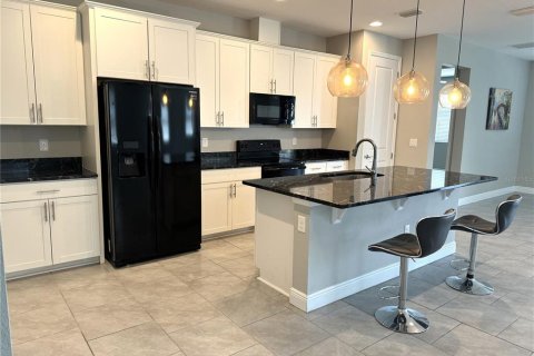Casa en venta en Davenport, Florida, 4 dormitorios, 215.81 m2 № 2108541 - foto 7