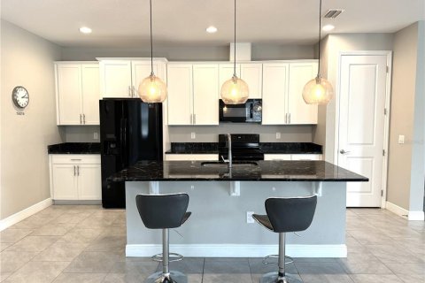 Casa en venta en Davenport, Florida, 4 dormitorios, 215.81 m2 № 2108541 - foto 9