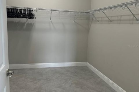 Casa en venta en Davenport, Florida, 4 dormitorios, 215.81 m2 № 2108541 - foto 28