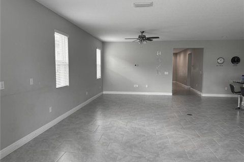 Casa en venta en Davenport, Florida, 4 dormitorios, 215.81 m2 № 2108541 - foto 13