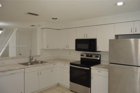 Touwnhouse à louer à Weston, Floride: 2 chambres, 117.15 m2 № 1998140 - photo 7