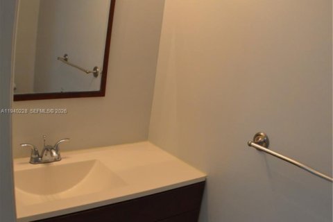 Touwnhouse à louer à Weston, Floride: 2 chambres, 117.15 m2 № 1998140 - photo 5