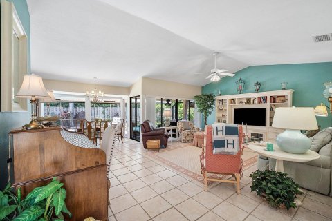 House in Boca Raton, Florida 3 bedrooms, 162.11 sq.m. № 2191762 - photo 5