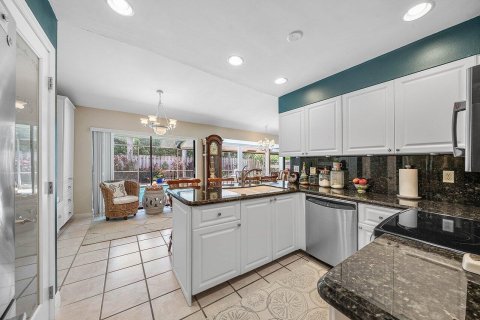 House in Boca Raton, Florida 3 bedrooms, 162.11 sq.m. № 2191762 - photo 13