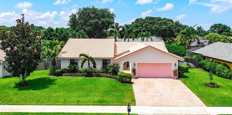 House in Boca Raton, Florida 3 bedrooms, 162.11 sq.m. № 2191762